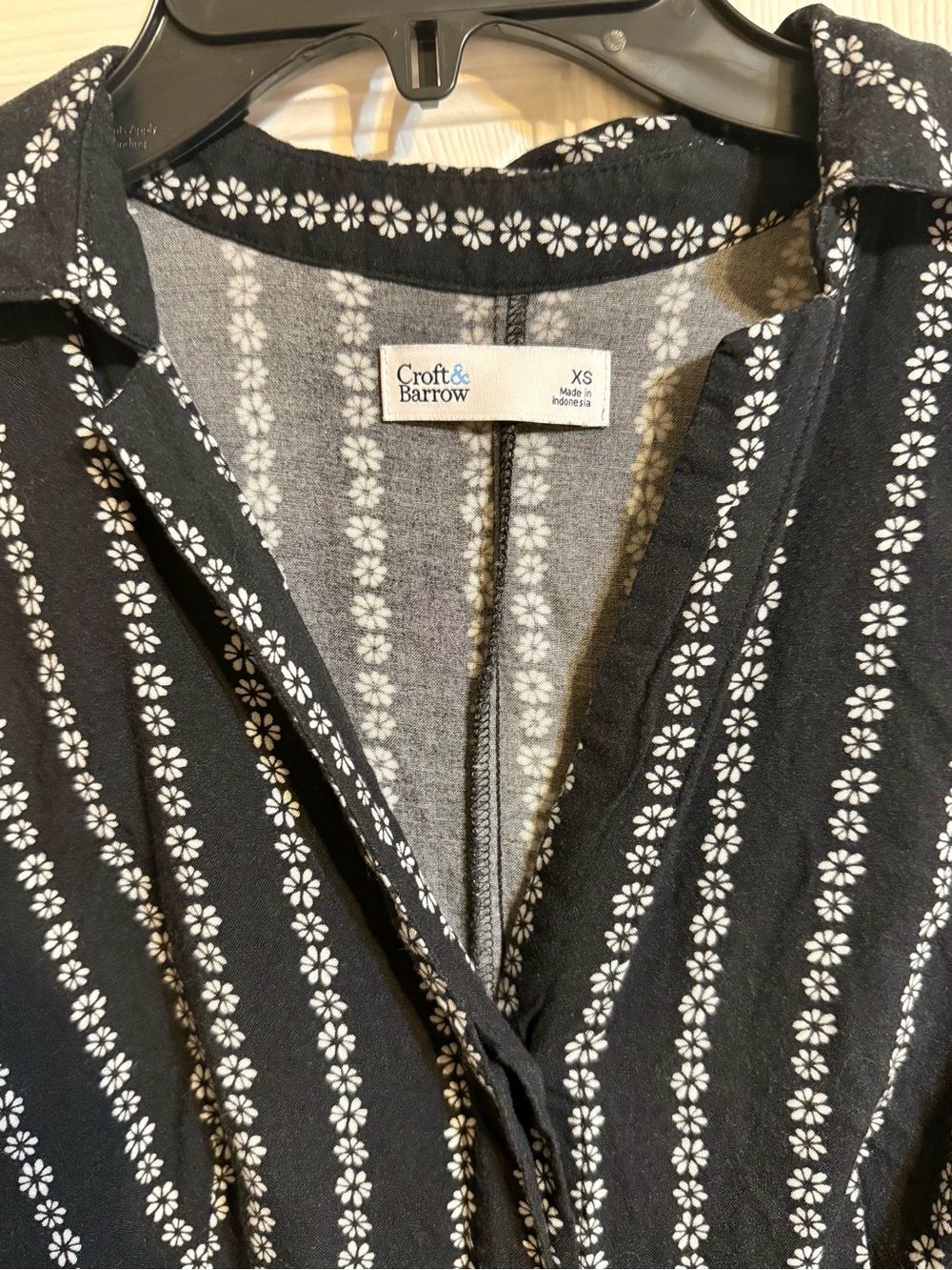 croft & barrow Black Daisy-Stripe Collared Blouse